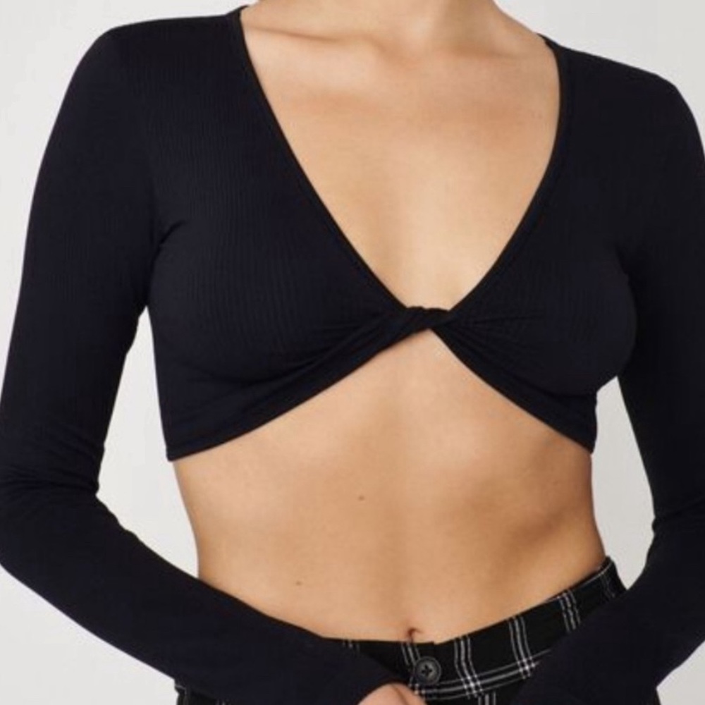Black twist long sleeve